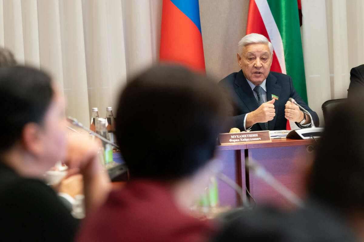 Председатель Госсовета РТ Фарид Мухаметшин сегодня на пресс-конференции подвел итоги работы парламента. Он рассказал, как Татарстан работает с федеральным центром, чего ожидает от предстоящих выборов в Госдуму и какова цель законов по регулированию сферы обращения с безнадзорными животными. Подробнее – в материале «Татар-информа».