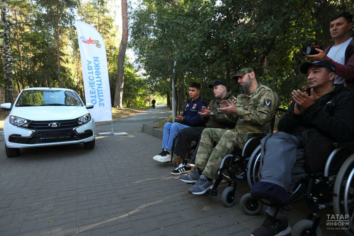 Занимаются спортом, возят гуманитарку: как жизнь ветеранов СВО меняется с появлением авто
