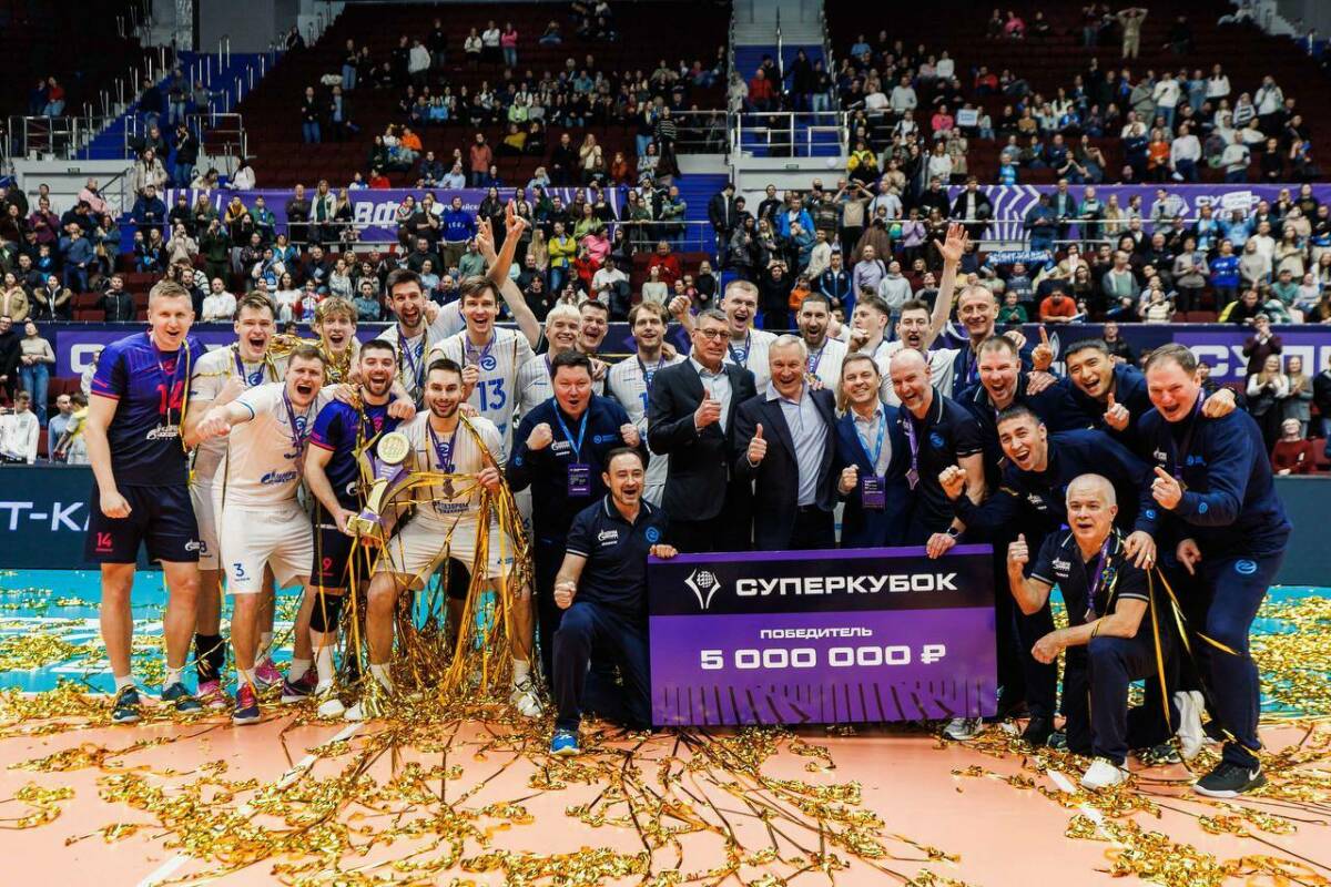Волейбольный клуб «Зенит-Казань» стал обладателем Суперкубка России 2025 года. В финале подопечные Алексея Вербова победили новосибирский «Локомотив» в четырех сетах. Подробности триумфа казанцев – в материале «ТИ-Спорта».