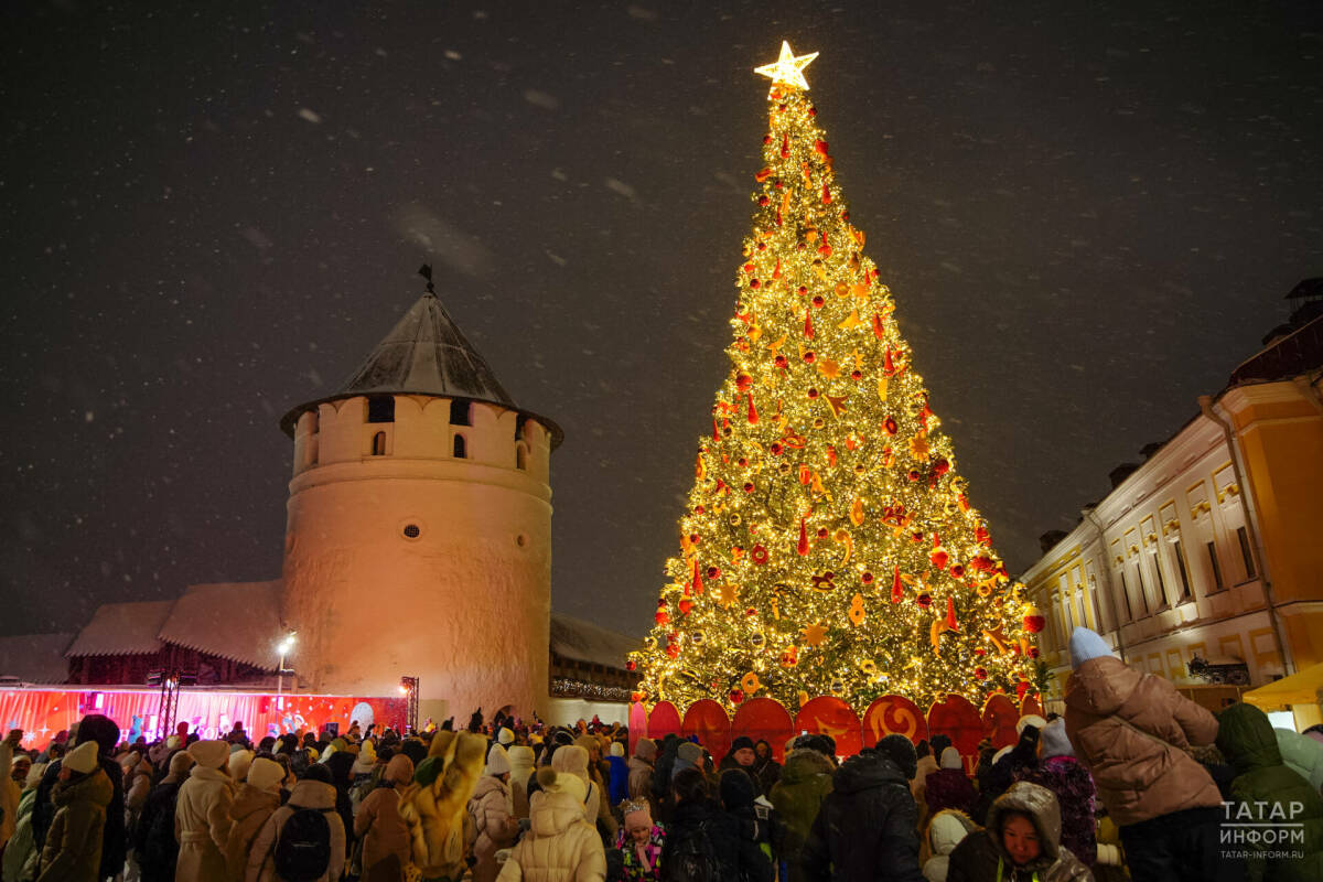 Казань вошла в тройку самых красиво украшенных к Новому году мегаполисов России
