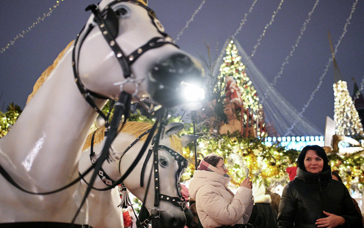 Что можно, а что нельзя подавать к праздничному столу? Наряд какого цвета стоит надеть, а какой отложить в сторону? Где и с кем лучше встречать наступающий год? «Татар-информ» собрал инструкцию к празднованию Нового года для своих читателей.