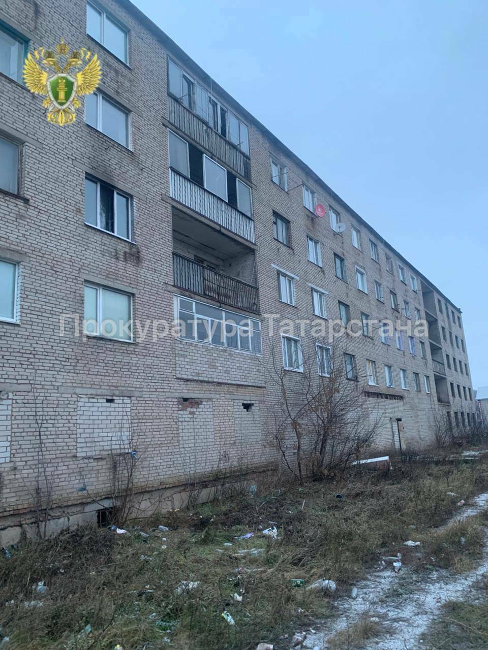 После пожара в общежитии в Бугульме двое детей попали в больницу