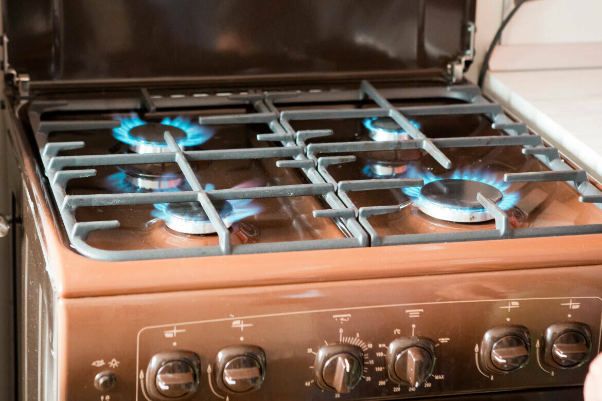 Больше полусотни человек пострадали от отравления газом в Татарстане в этом году, самая частая причина – нарушение правил эксплуатации газового оборудования. О том, к чему приводит самовольная перепланировка и установка газовой колонки без специалиста, – в репортаже «Татар-информа».