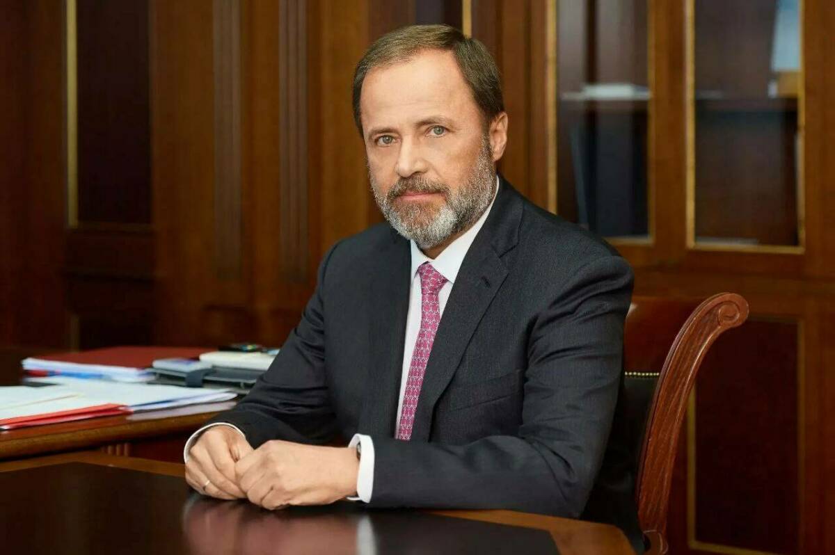 Комаров пожелал Минниханову профессиональных успехов и благополучия в 2026 году