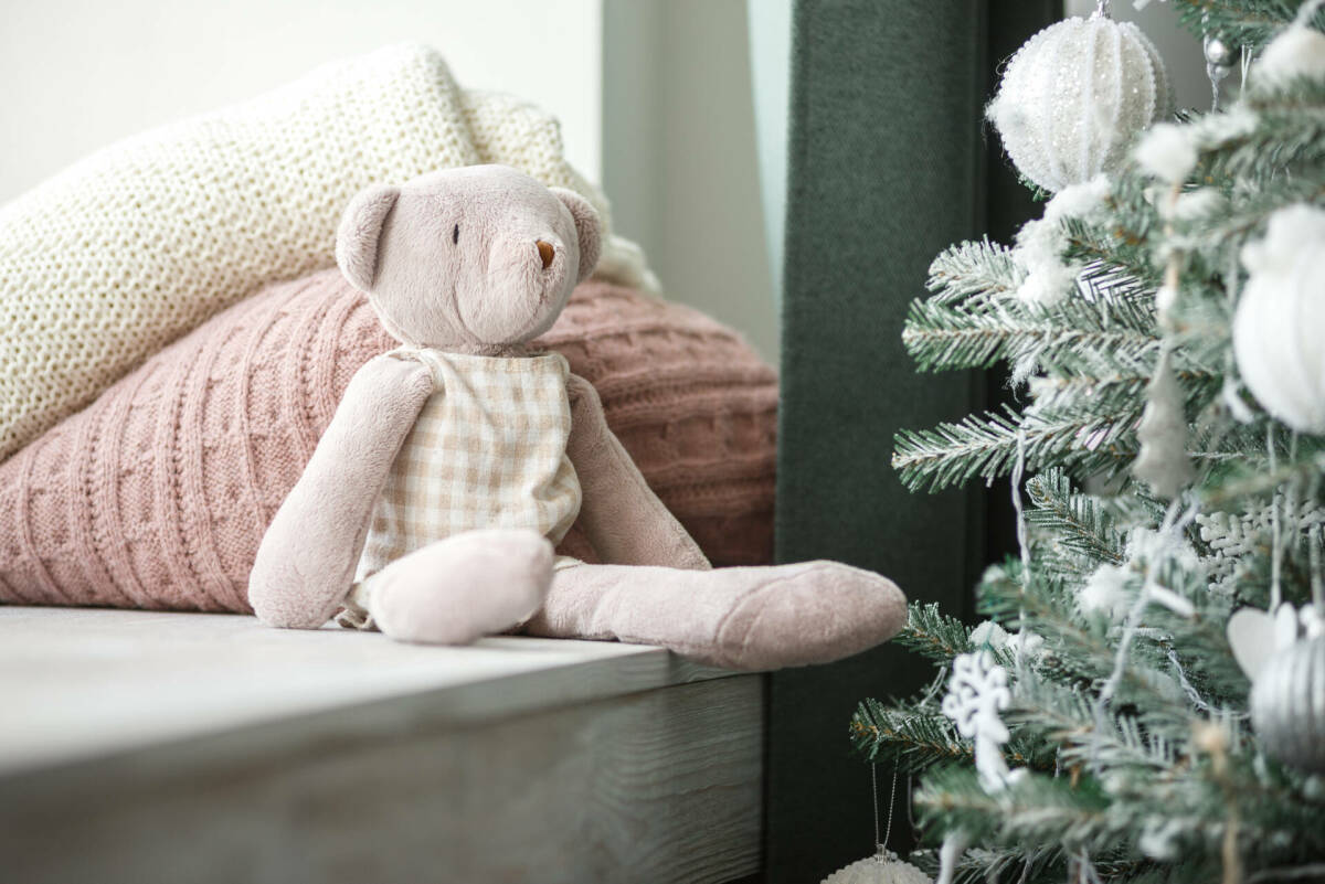 Новый год – это просто дата, но для многих из нас она служит символом и ориентиром. О том, как не впасть в тоску из-за итогов года и правильно запланировать все на следующие 12 месяцев, «Татар-информу» рассказала врач-психиатр Республиканской клинической психиатрической больницы, ассистент кафедры психотерапии и наркологии КГМА Оксана Захарова.