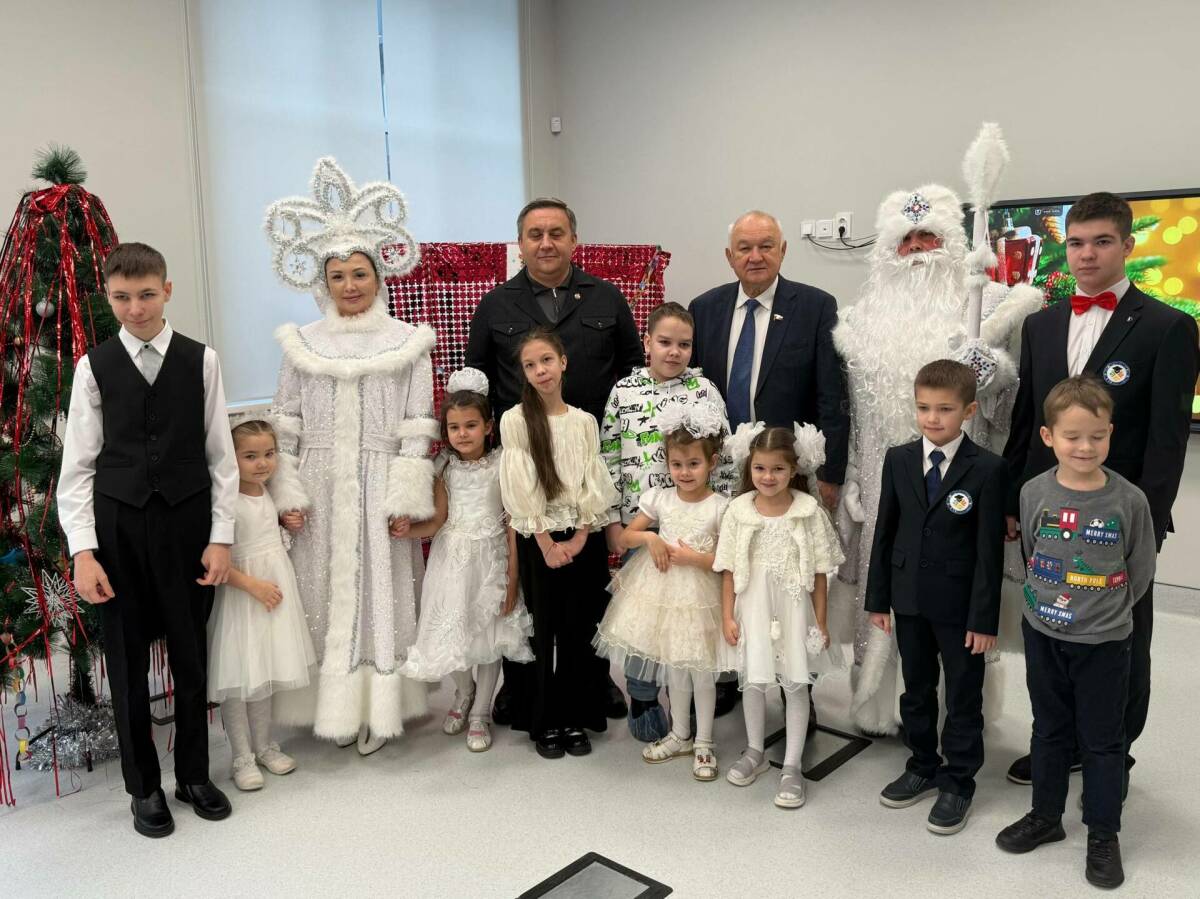 Глава Высокогорского района исполнил желания юных жителей в рамках акции «Елка желаний»