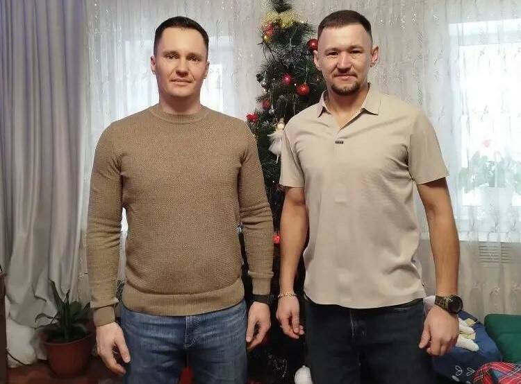 В Новошешминске поздравили с Новым годом участника СВО, прибывшего в краткосрочный отпуск