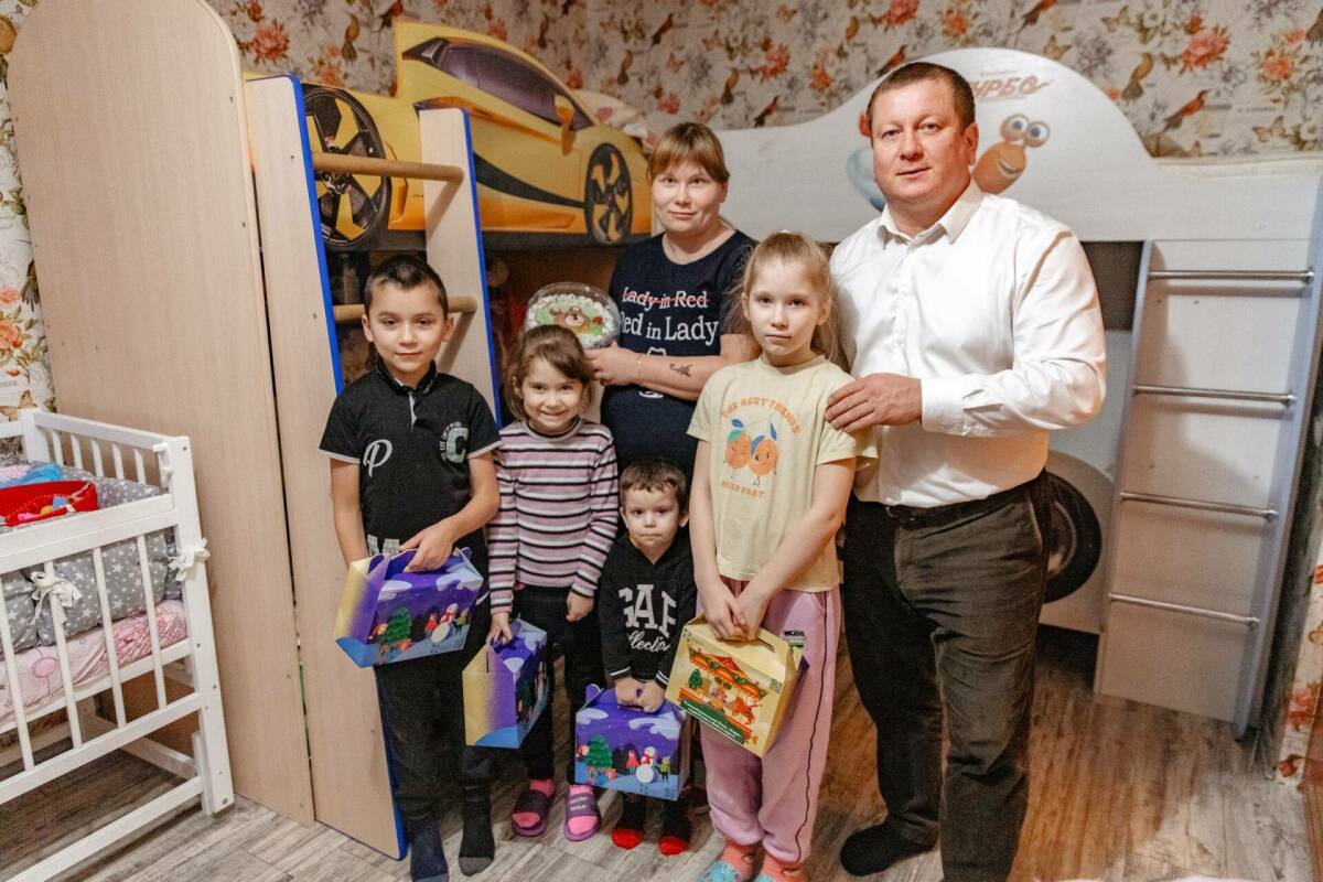 Глава Мамадышского района поздравил семью, в которой растут пятеро детей