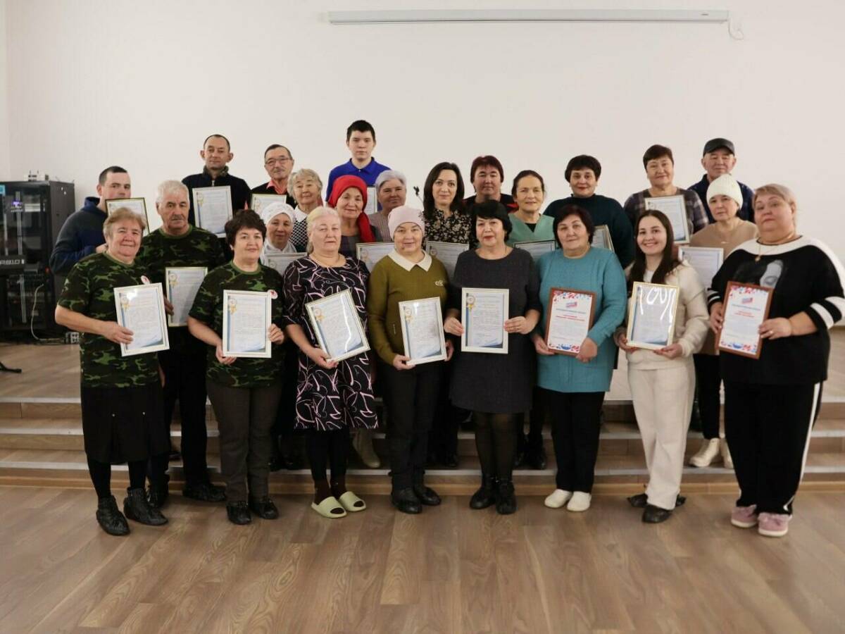 «Добро вернется к вам сторицей»: глава Актанышского района поздравил волонтеров СВО