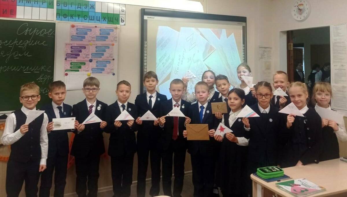 Акция «Письмо на фронт»: гимназисты Казани присоединились к поддержке защитников