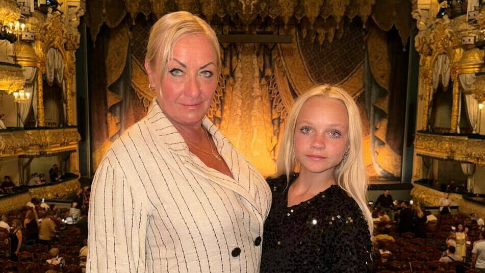 «Послала всех куда подальше»: мама Костылевой рассказала о будущем своей дочери