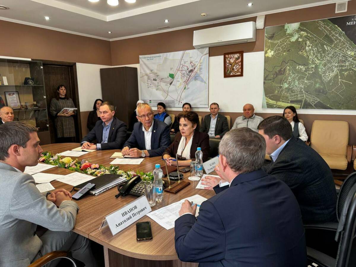 В Менделеевске обсудили вопрос выдачи земельных участков ветеранам СВО