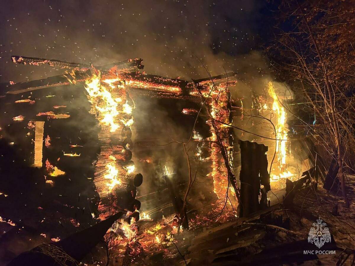 В Тукаевском районе РТ загорелся деревянный дом, хозяин с ожогами в больнице