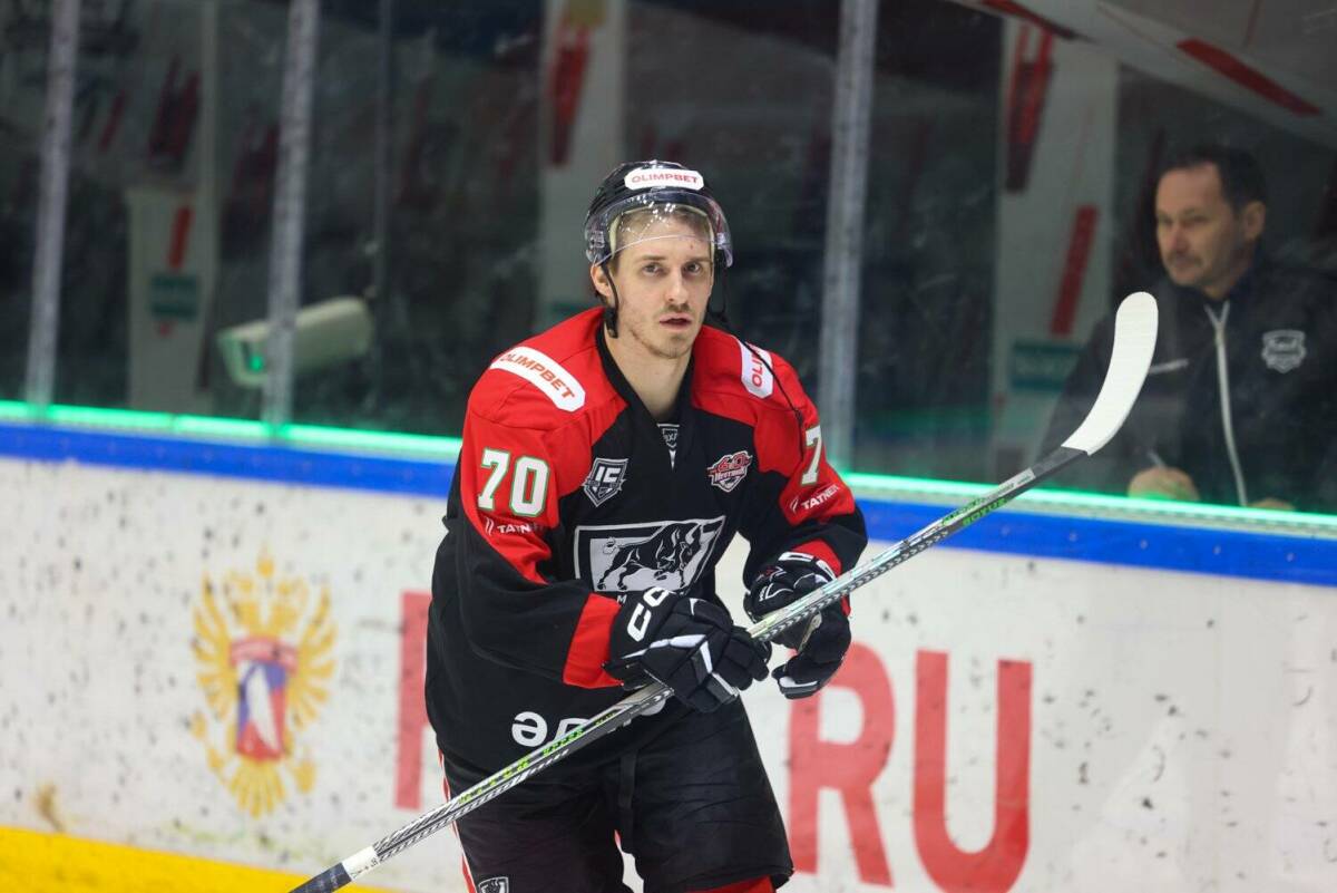 «Нефтяник» разгромил «Буран» в гостях