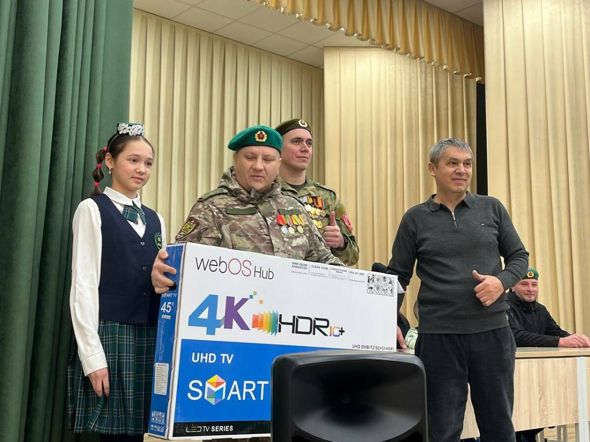 «И на душе стало легко»: боец Злой сделал челнинке подарок за теплое письмо