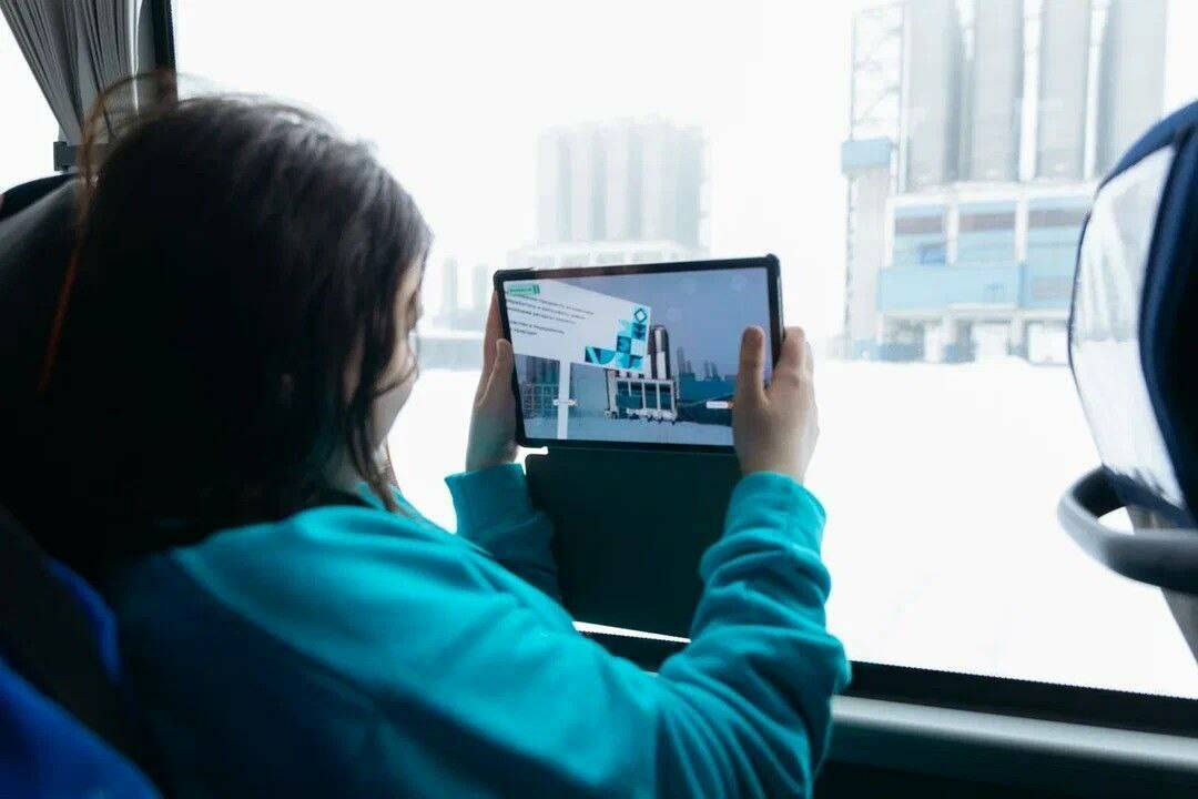 «Нижнекамскнефтехим» провел первую экскурсию с использованием дополненной реальности