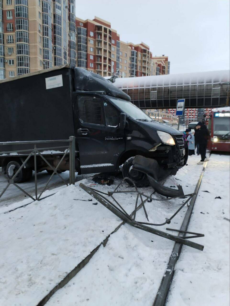 На Баки Урманче в Казани столкнулись большегрузы – трамваи и грузовики встали