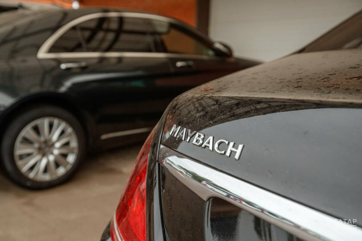 Подержанное авто со спецсигналами и броней продают в РФ за 225 млн рублей