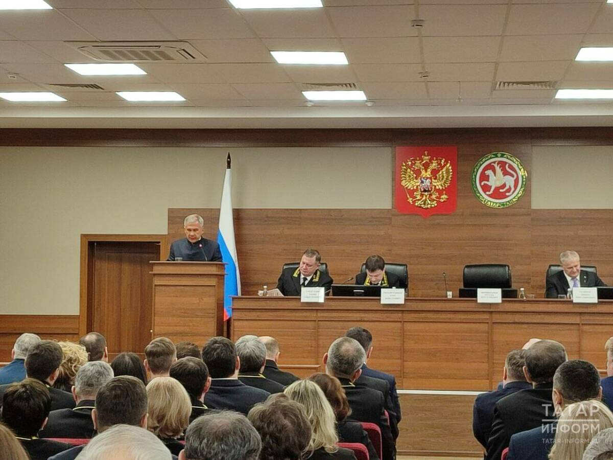 Минниханов призвал суды уделять особое внимание защите прав участников СВО