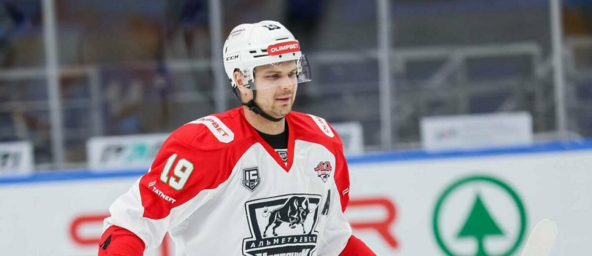 «Нефтяник» разгромил «Рубин» в гостях