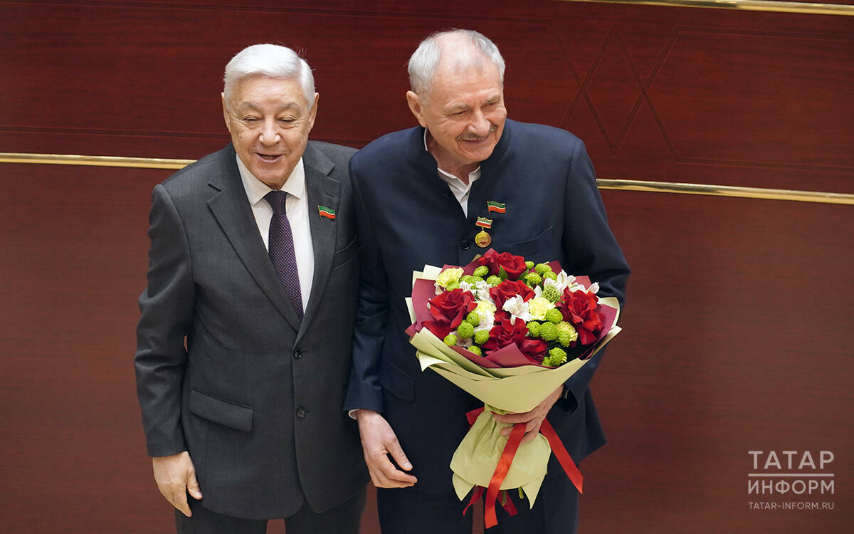 Бойцам СВО помогут с выборами, КФУ покорит ОАЭ: о чем говорили в парламенте Татарстана