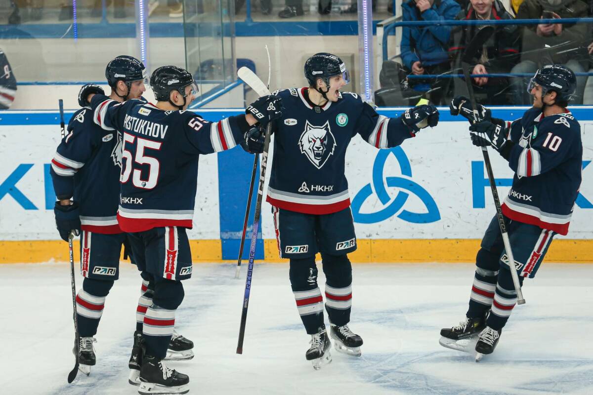 «Нефтехимик» одержал волевую победу над «Трактором» в гостях