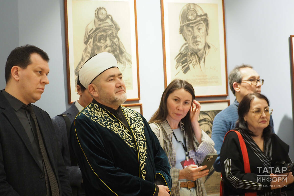 Машина времени Владимира Попова: «Хазинэ» представила большую выставку художника