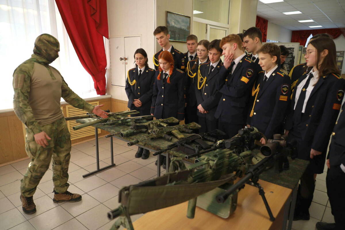 Росгвардейцы рассказали казанским школьникам о подвигах легендарного СМЕРШа в годы войны