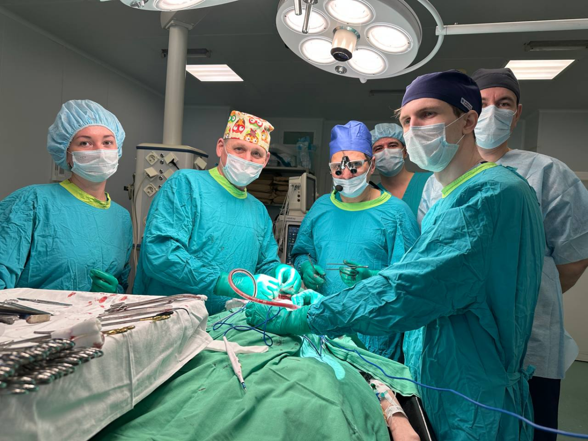 Врачи военного госпиталя при РКБ РТ в прямом эфире убрали осколок от сердца бойца СВО