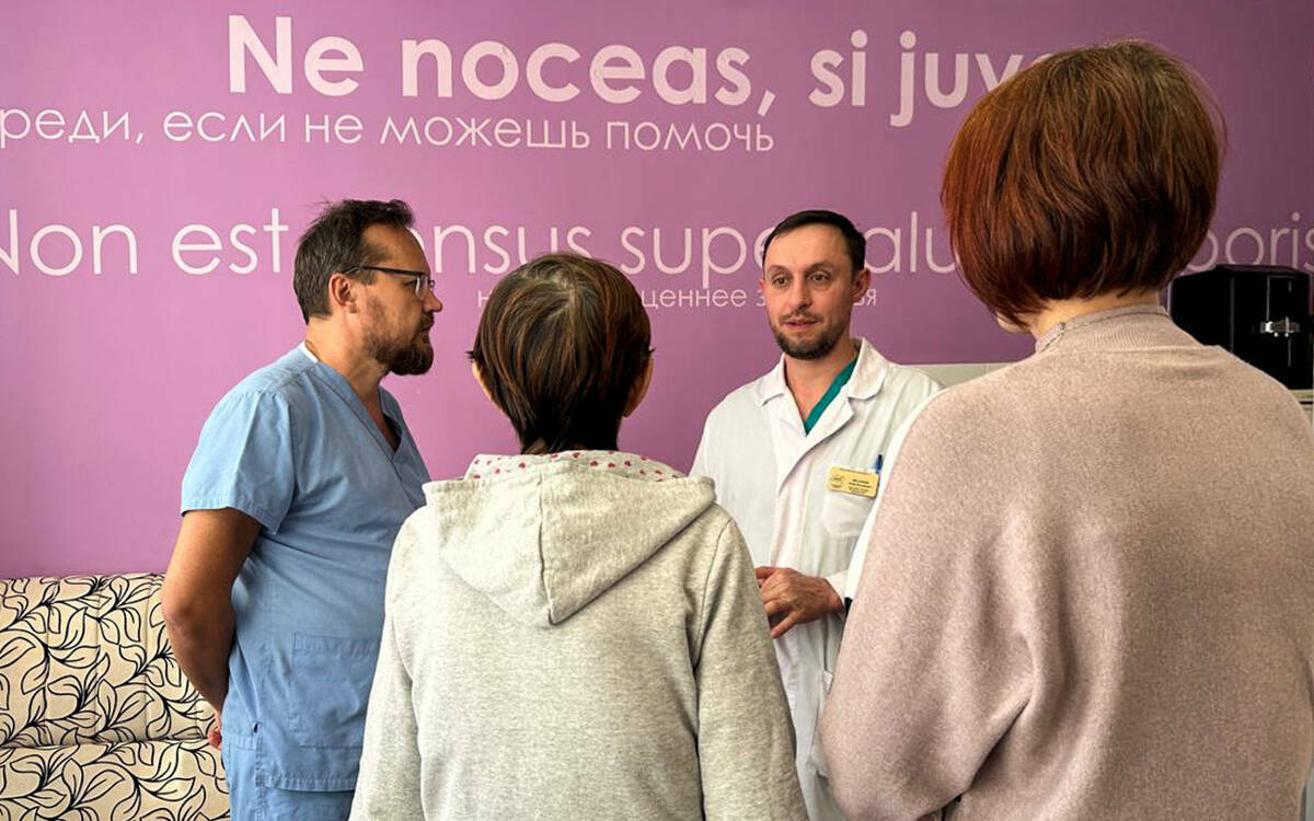 «Это был бесценный подарок»: Врачи РКБ Татарстана пересадили часть печени от дочери маме