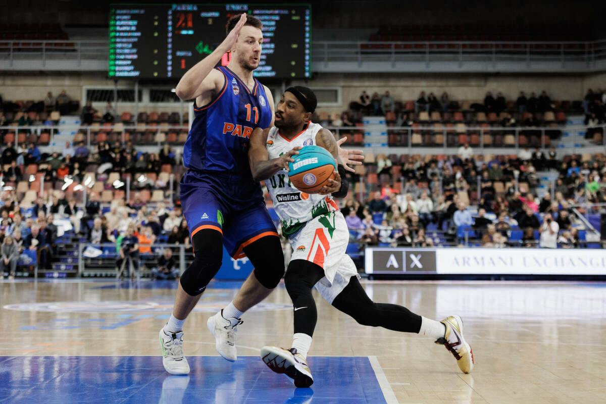 УНИКС сыграет против команды своего бывшего тренера Евгения Пашутина