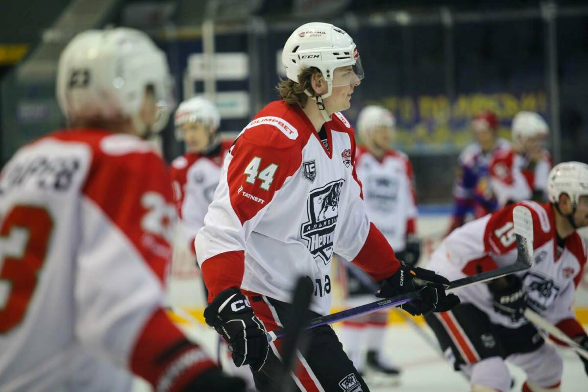 «Нефтяник» проиграл АКМ в гостях