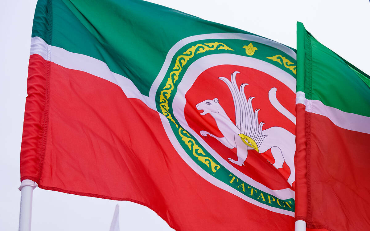 Минниханов поздравил татарстанцев с Днем государственного герба РТ