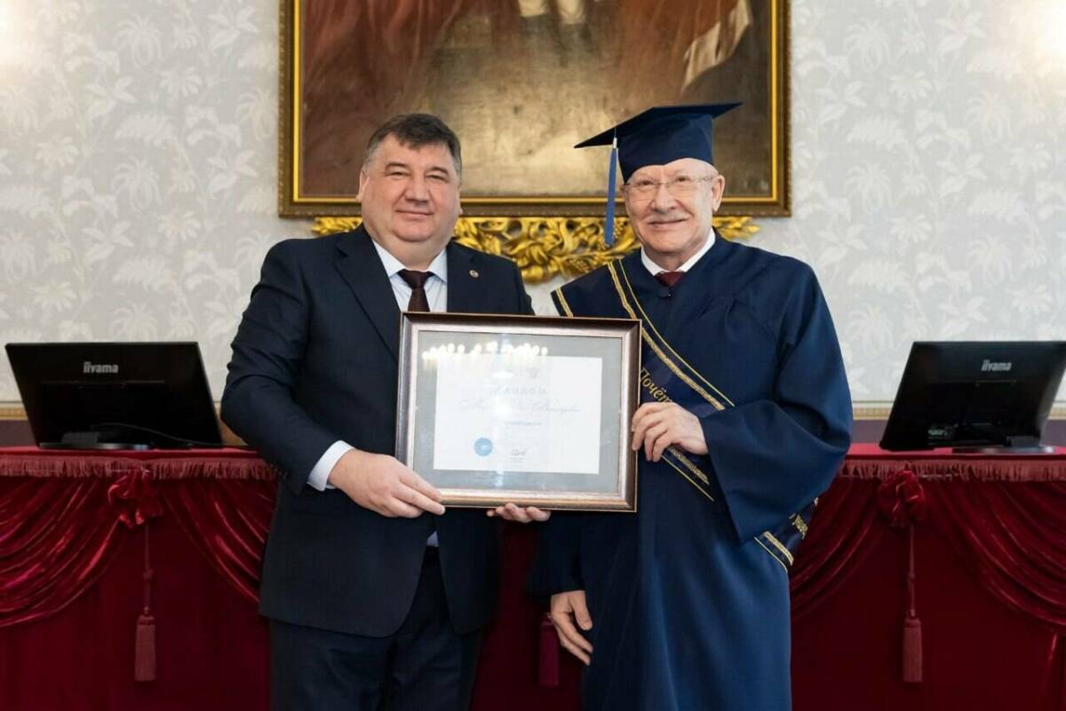 Олег Морозов стал доктором honoris causa Казанского университета