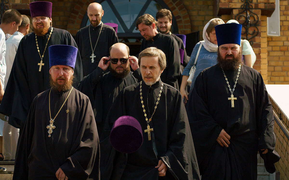 Всегда ли ходить в рясе, отпускать ли бороду: чем быт священника отличается от мирского