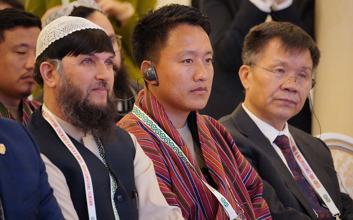 Делегаты из Китая рассказали о сохранении снежного барса в условиях изменения климата