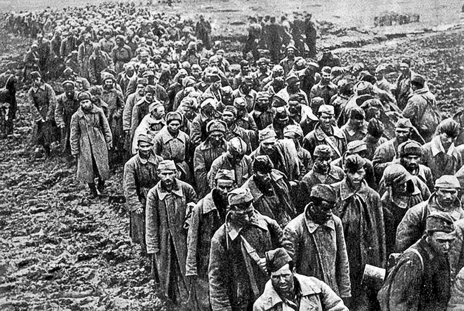 «Не удивляйтесь, если вдруг увидите на фото из немецкого архива свое отражение»