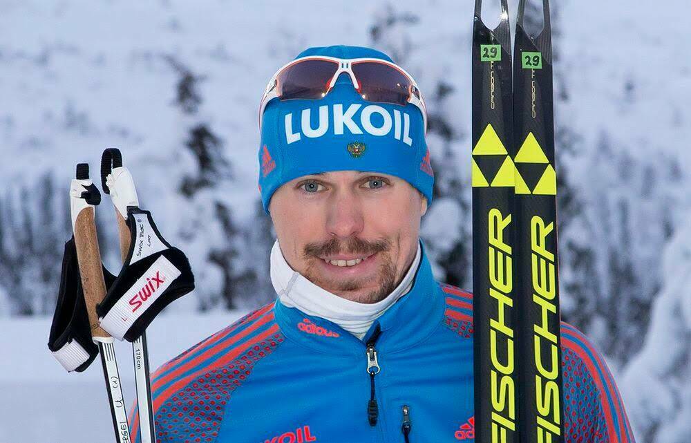 «Победил, потому что ребятки упали на финише». Устюгов о победе в спринте на ЧР в Казани