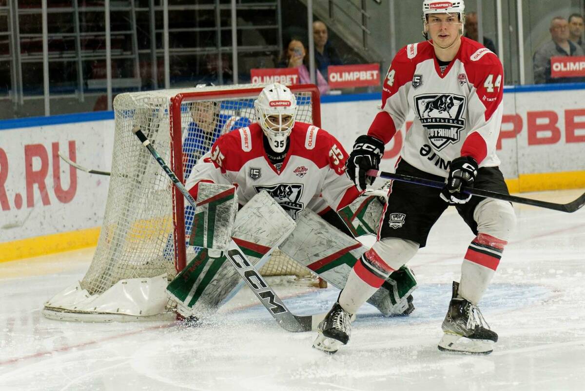 «Нефтяник» и «Барс» проведут сегодня заключительные матчи в регулярном чемпионате ВХЛ