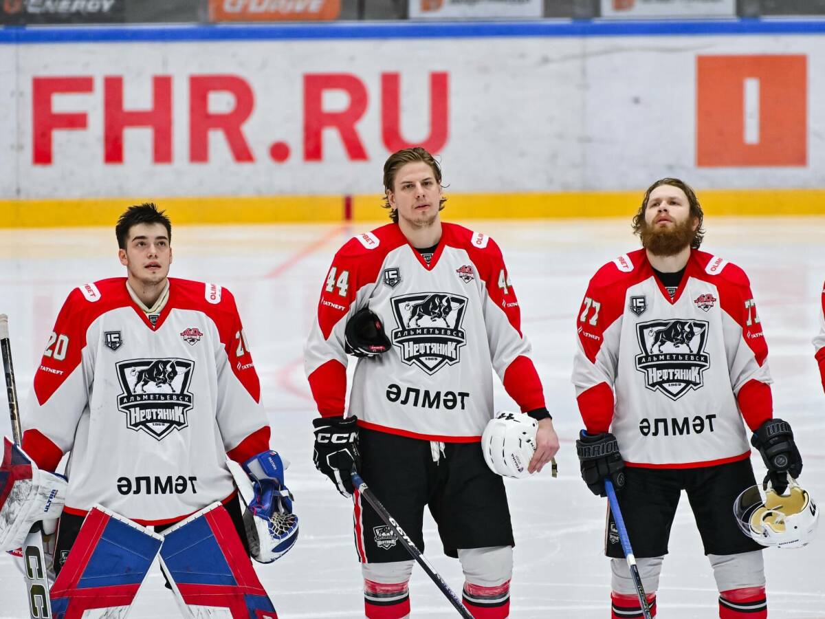 «Нефтяник» сегодня проведет второй матч с командой из Санкт-Петербурга за три дня