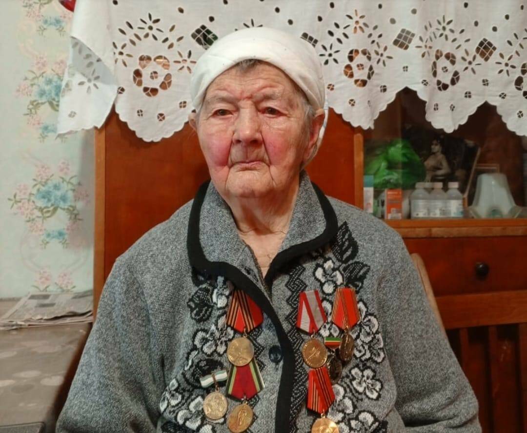 «Носила партизанам хлеб»: тыловику из Буинского района РТ вручили юбилейную медаль