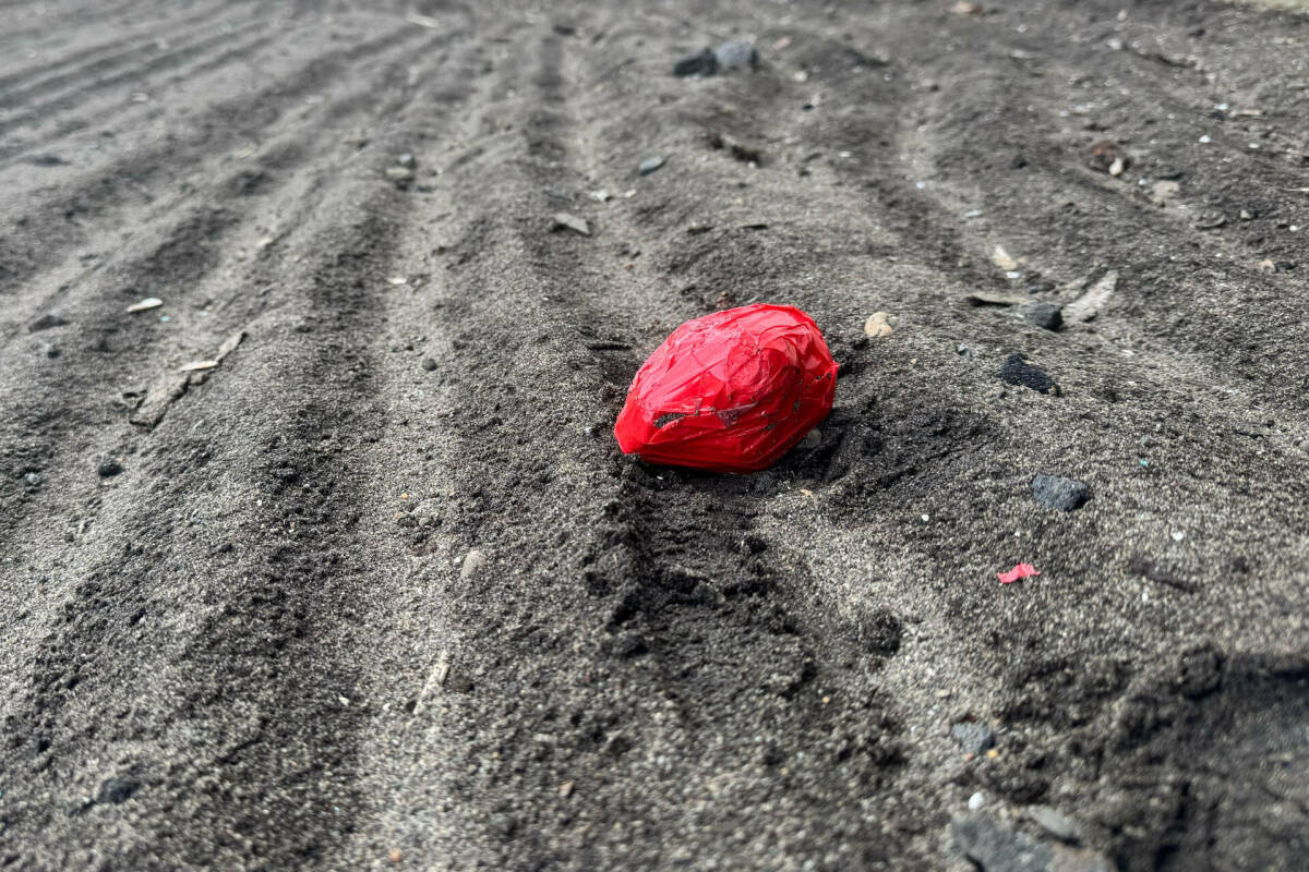 В Казани мужчина пытался перебросить наркотики в колонию – его поймали