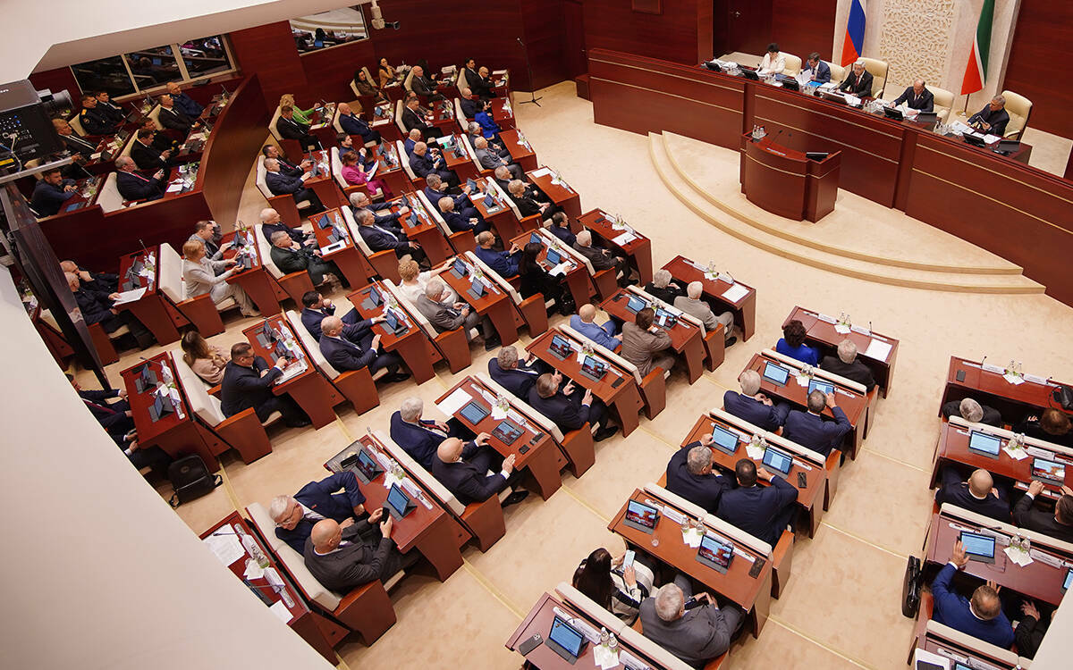 Штрафы для владельцев собак и «дорожная карта» для науки: как прошла сессия Госсовета РТ