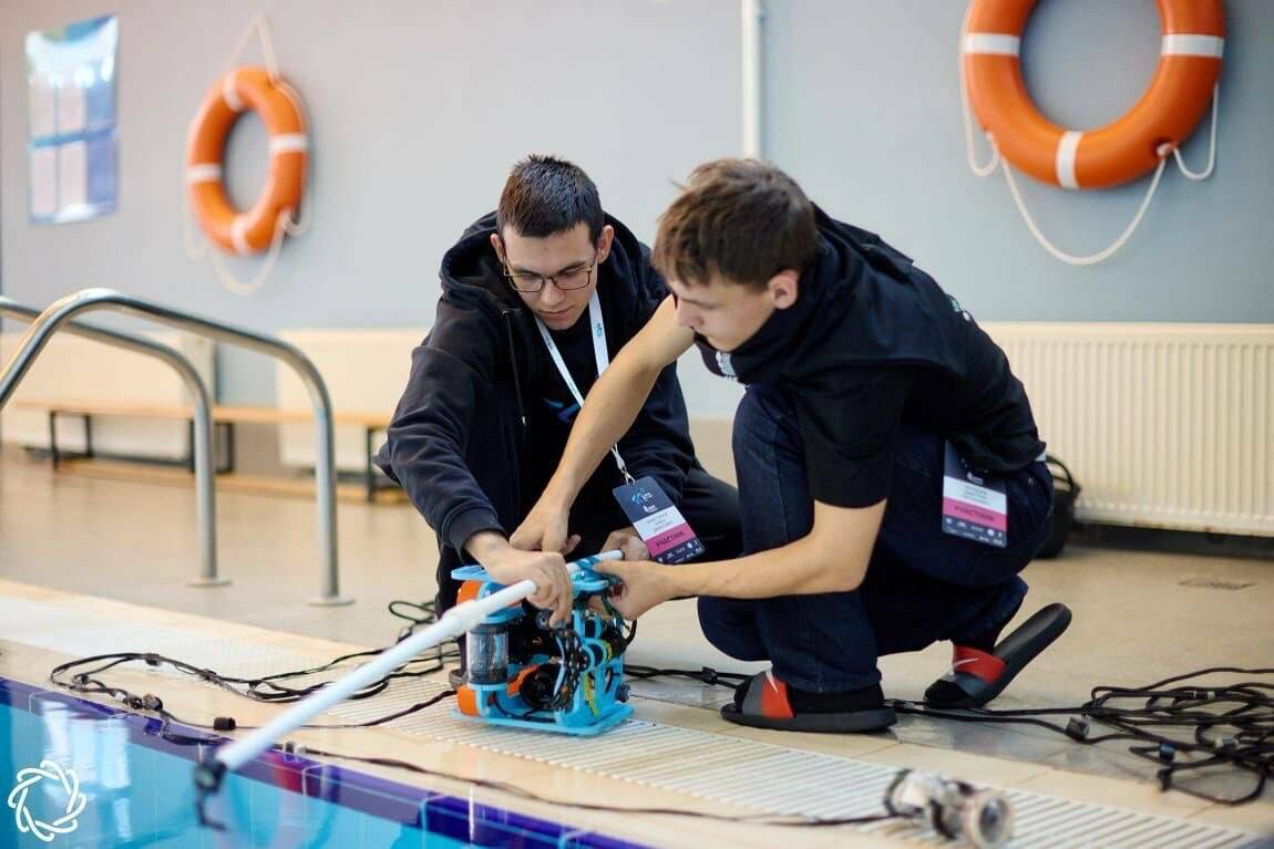 Лицеисты СУНЦ КАИ стали лучшими создателями подводных роботов среди школьников