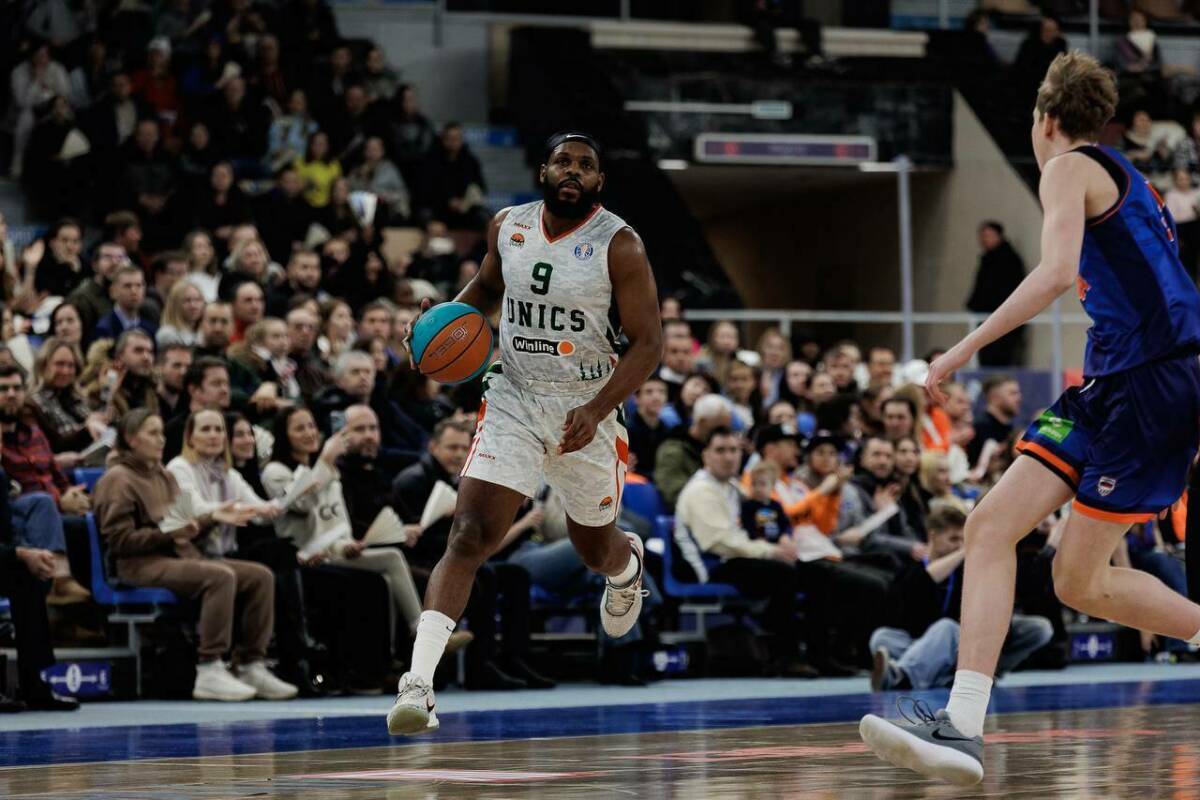 «Мы должны показать более агрессивный стиль». Маркос Найт о матче УНИКСа с «Пармой»