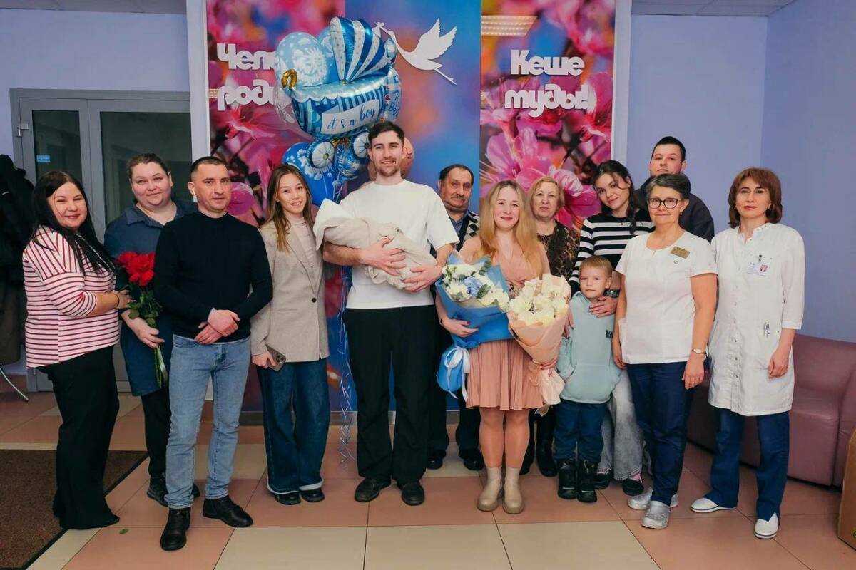 Из роддома выписали старшую медсестру онкодиспансера РТ, чей муж защищает Родину на СВО