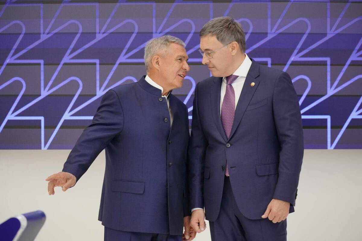 Минниханов и Фальков открыли венчурный форум в Казани