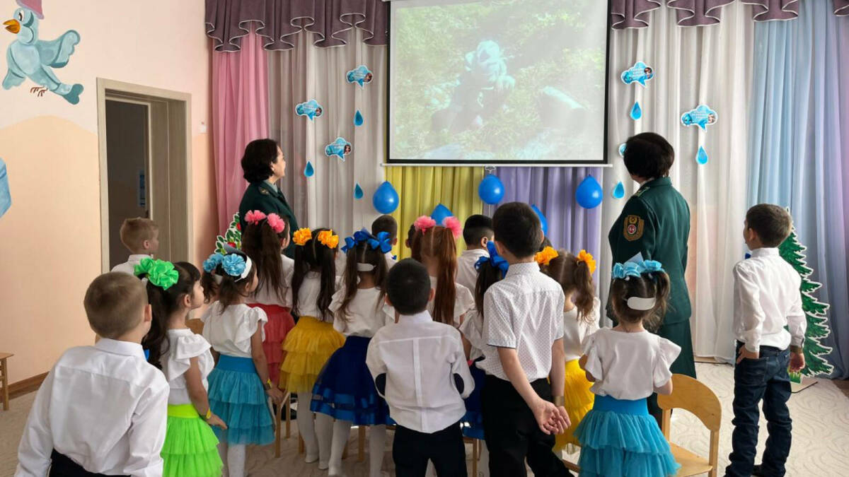 В Арске детсадовцам рассказали, почему необходимо поддерживать чистоту водоемов