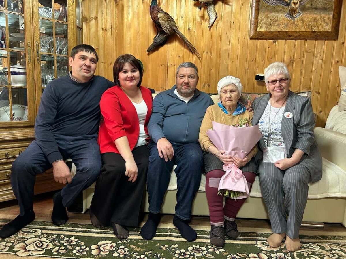 Путь через испытания: Варакин встретился с бывшей узницей концлагеря