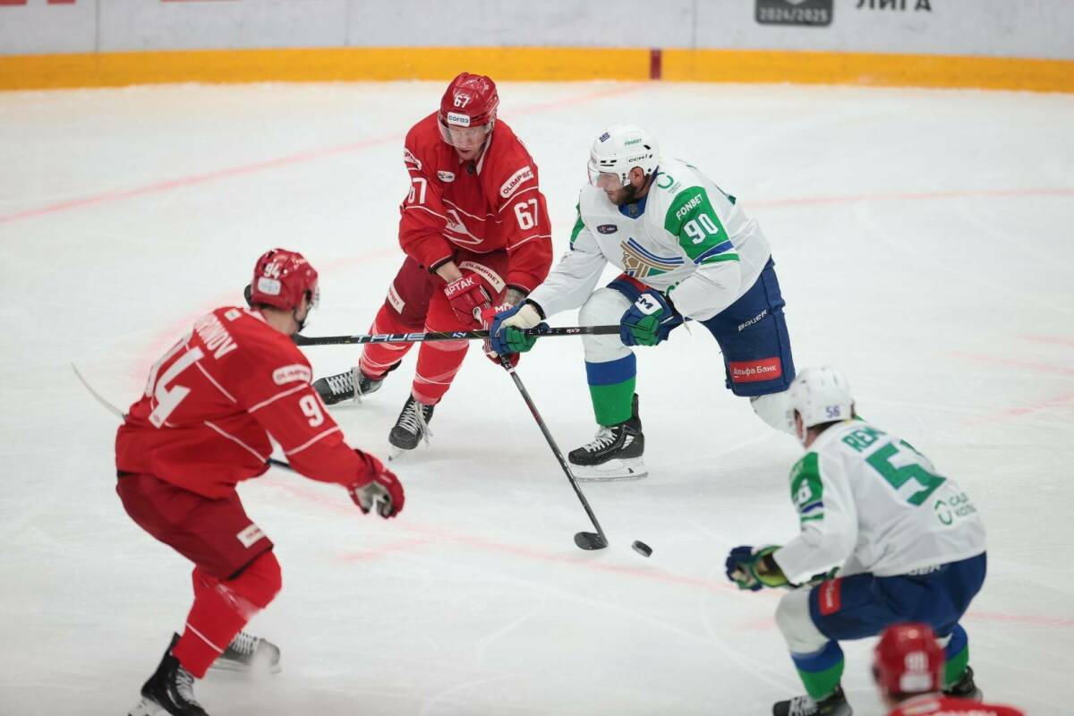 Артем Батрак рассказал, почему «Салават Юлаев» победит «Спартак» и выйдет в 1/2 КХЛ